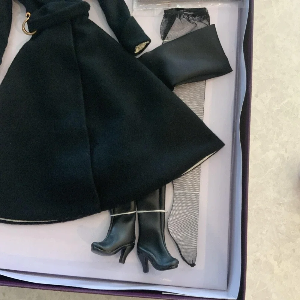 Cashmere Noir 16
